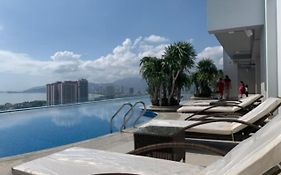 Beachfront Scenia Bay Apartment Nha Trang