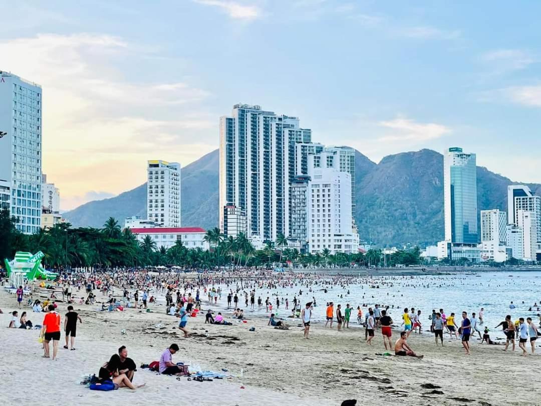 Beachfront Scenia Bay Apartment Нячанг Номер фото