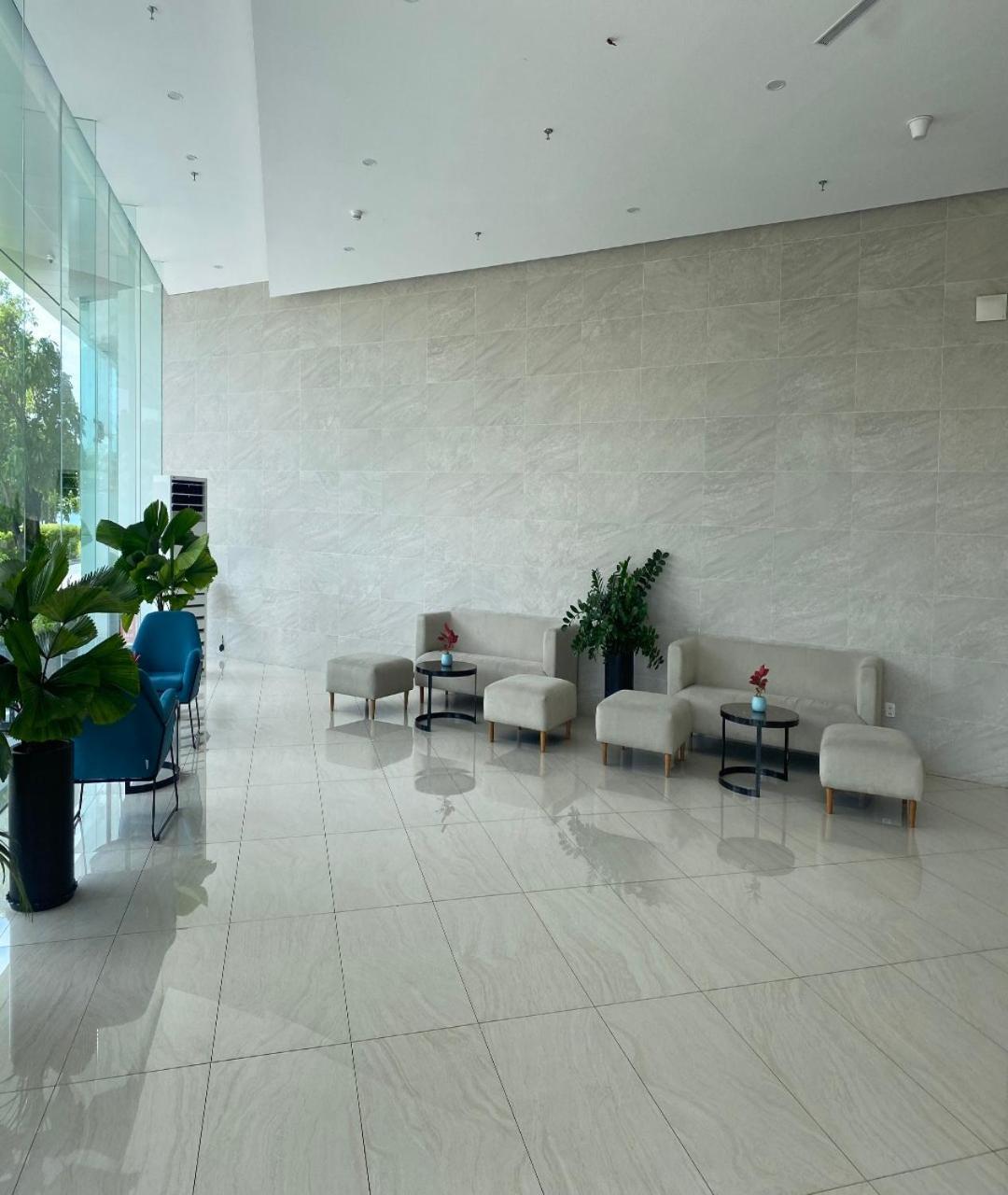 Beachfront Scenia Bay Apartment Нячанг Экстерьер фото