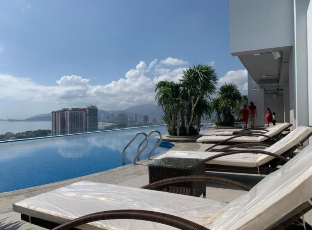 Beachfront Scenia Bay Apartment Нячанг Экстерьер фото